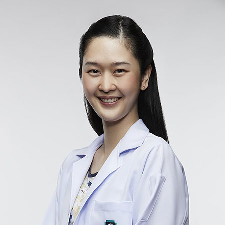 พญ.ชญาตา เหลี่ยมศิริเจริญ